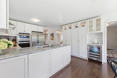 937 Buckingham Dr, Wheaton, IL 60189 photo 4