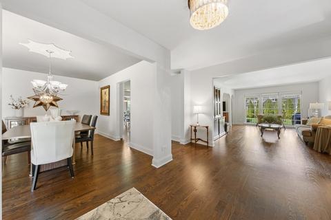937 Buckingham Dr, Wheaton, IL 60189 photo 6