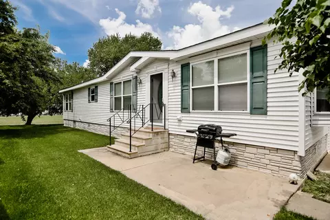 310 Elder Ln, Belvidere, IL 61008 photo 1