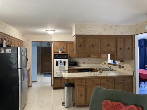 716 N 10th Ave, Addison, IL 60101 photo 9