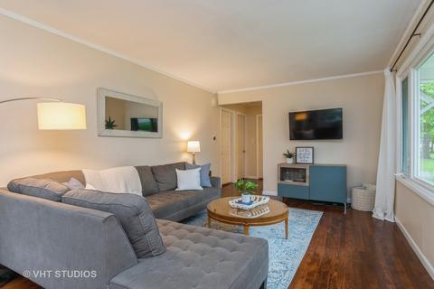 1110 Sunset Rd, Wheaton, IL 60189 photo 2
