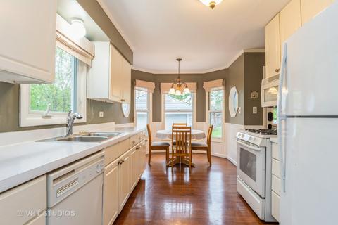 1110 Sunset Rd, Wheaton, IL 60189 photo 4
