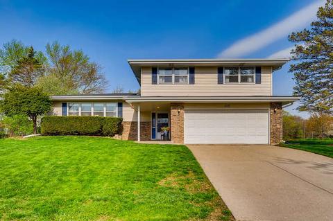 1112 Crestview Cir, Elgin, IL 60123 photo 1