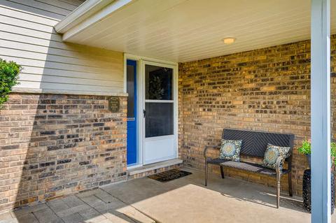 1112 Crestview Cir, Elgin, IL 60123 photo 4