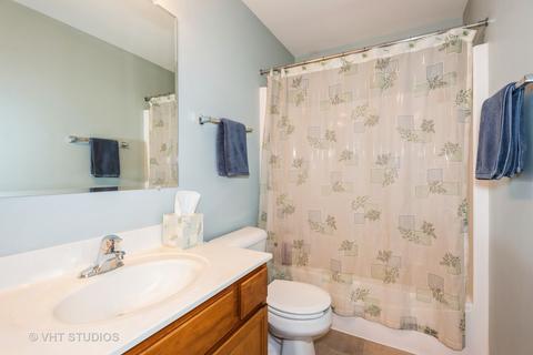421 Mooresfield St, Elgin, IL 60124 photo 15
