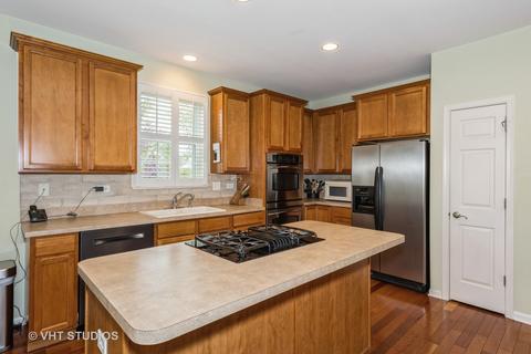421 Mooresfield St, Elgin, IL 60124 photo 7