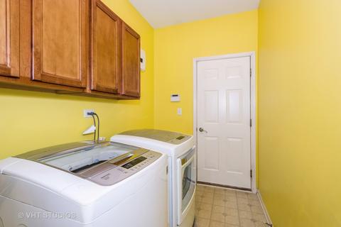 421 Mooresfield St, Elgin, IL 60124 photo 18