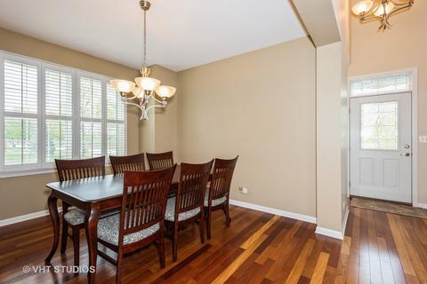 421 Mooresfield St, Elgin, IL 60124 photo 5