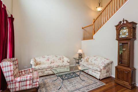 421 Mooresfield St, Elgin, IL 60124 photo 4