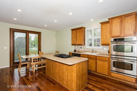 421 Mooresfield St, Elgin, IL 60124 photo 6