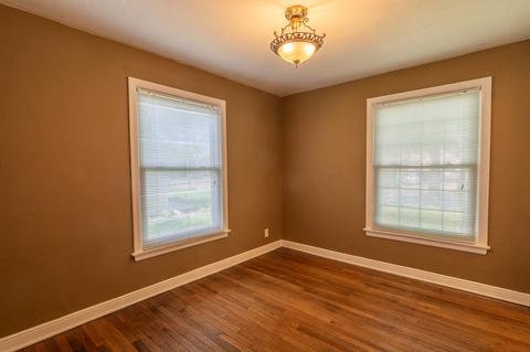 555 S Edison Ave, Elgin, IL 60123 photo 7