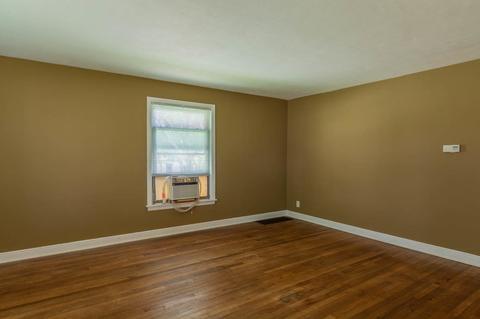 555 S Edison Ave, Elgin, IL 60123 photo 5