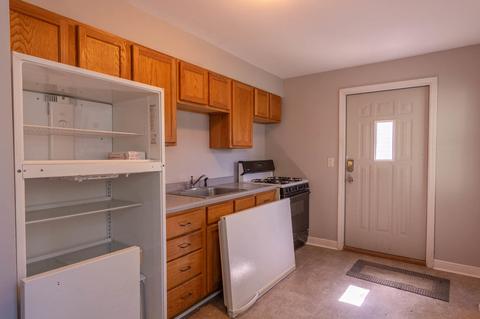 555 S Edison Ave, Elgin, IL 60123 photo 6