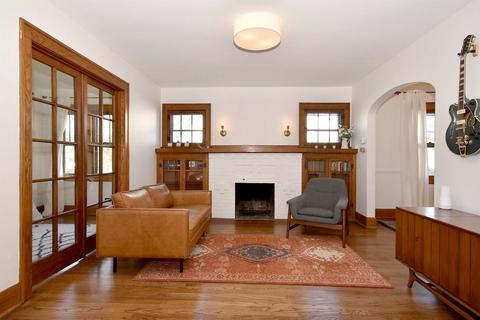 714 E Illinois St, Wheaton, IL 60187 photo 9
