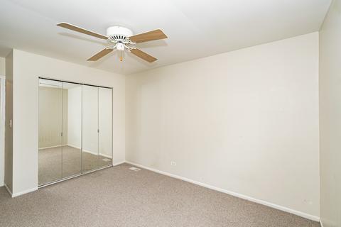459 Hickory Dr, Wheeling, IL 60090 photo 15