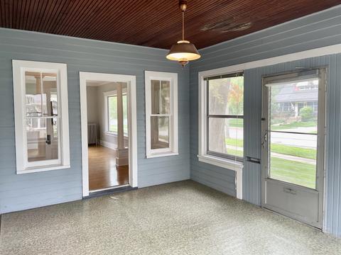 359 N Worth Ave, Elgin, IL 60123 photo 4