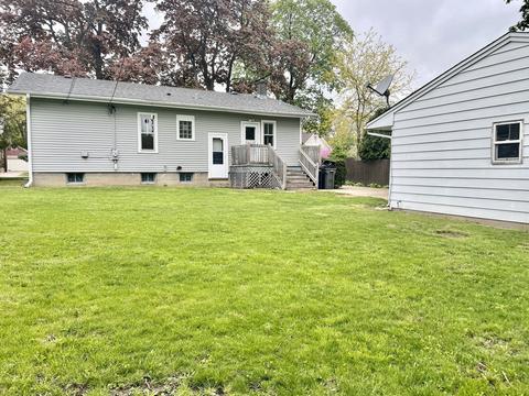359 N Worth Ave, Elgin, IL 60123 photo 16