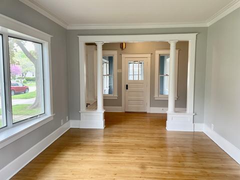 359 N Worth Ave, Elgin, IL 60123 photo 5