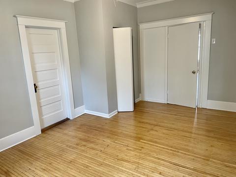 359 N Worth Ave, Elgin, IL 60123 photo 9
