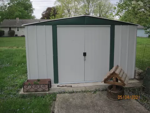 357 E Union St, Seneca, IL 61360 photo 3