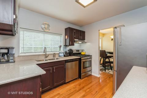 1290 S Paddock Dr, Wheeling, IL 60090 photo 3