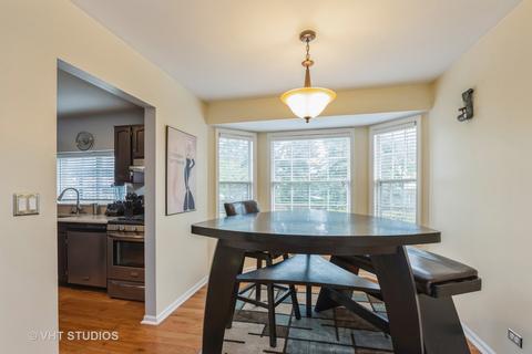 1290 S Paddock Dr, Wheeling, IL 60090 photo 5