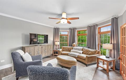 11 N600 Hunter Trl, Elgin, IL 60124 photo 6