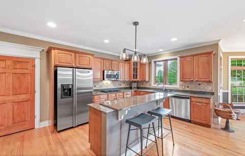 11 N600 Hunter Trl, Elgin, IL 60124 photo 10