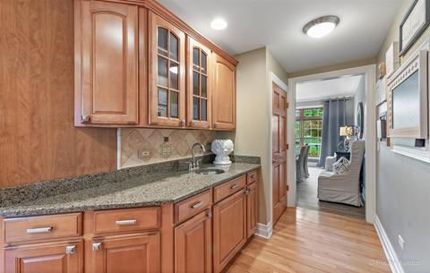 11 N600 Hunter Trl, Elgin, IL 60124 photo 8