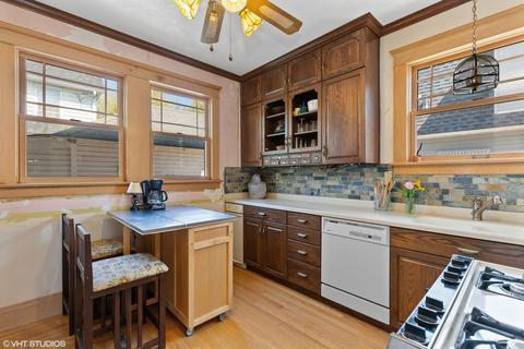 500 Barrett St, Elgin, IL 60120 photo 7