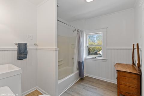 500 Barrett St, Elgin, IL 60120 photo 9