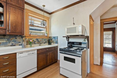 500 Barrett St, Elgin, IL 60120 photo 8