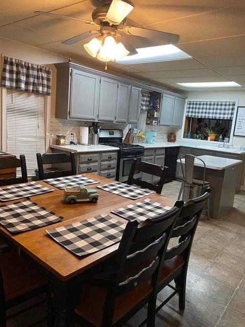 9810 Illinois St, Hebron, IL 60034 photo 3