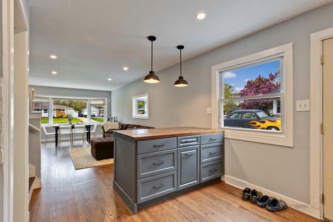 528 S Beverly St, Wheaton, IL 60187 photo 9