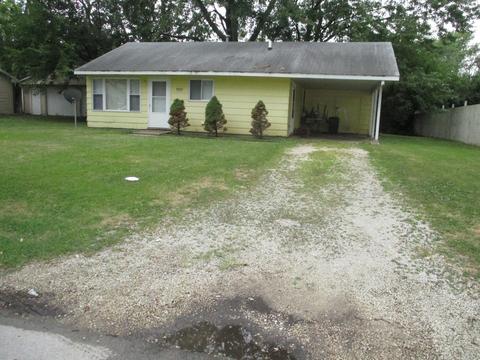 1313 Hedge Rd, Champaign, IL 61821 photo 1