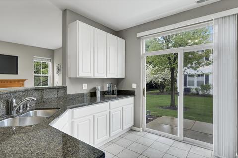 2932 Falling Waters Ln, Lindenhurst, IL 60046 photo 11