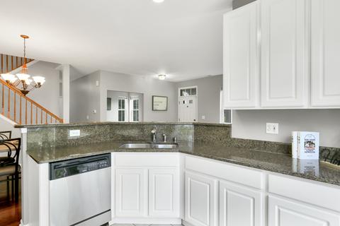 2932 Falling Waters Ln, Lindenhurst, IL 60046 photo 10