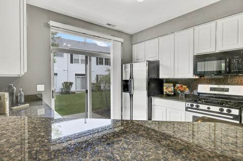 2932 Falling Waters Ln, Lindenhurst, IL 60046 photo 6