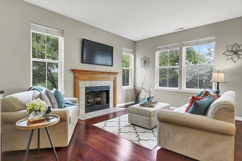 2932 Falling Waters Ln, Lindenhurst, IL 60046 photo 2