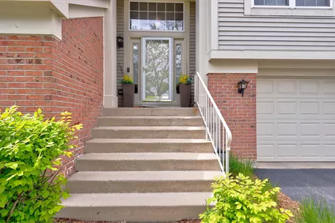 454 Mayflower Ln #2, Bartlett, IL 60103 photo 2