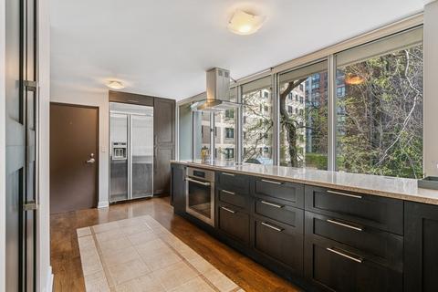 1 E Schiller St #3D, Chicago, IL 60610 photo 13