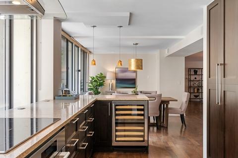 1 E Schiller St #3D, Chicago, IL 60610 photo 12