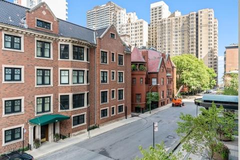 1 E Schiller St #3D, Chicago, IL 60610 photo 17