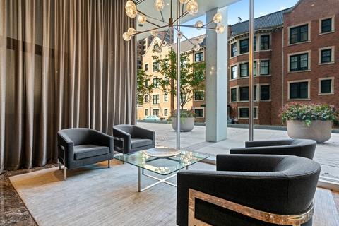 1 E Schiller St #3D, Chicago, IL 60610 photo 2
