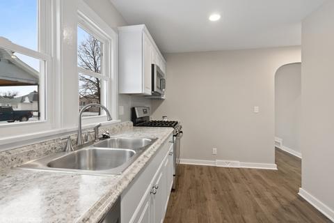145 E 2nd St, Oglesby, IL 61348 photo 6