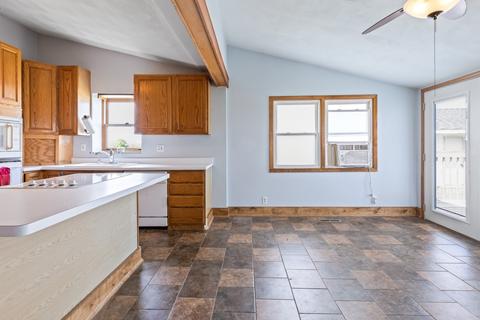 7945 Knapp Rd, Winnebago, IL 61088 photo 12