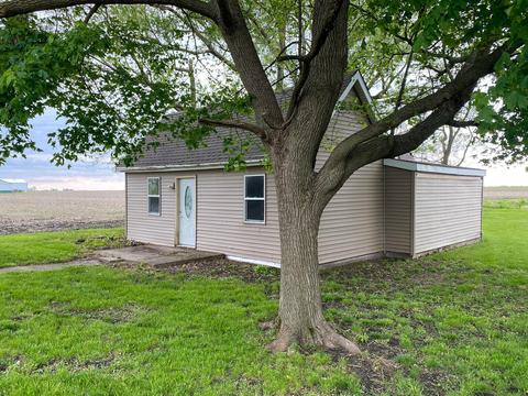 206 E Lincoln Ave, Ogden, IL 61859 photo 2