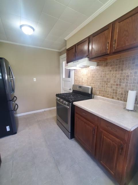 318 Orange St, Elgin, IL 60123 photo 10