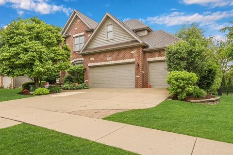 2241 Red Maple Ln, Aurora, IL 60502 photo 2