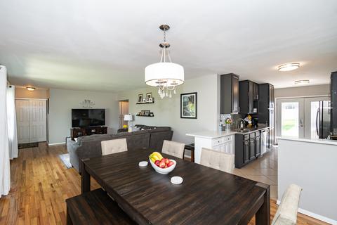 45 Chandler Ln, Hoffman Estates, IL 60169 photo 8